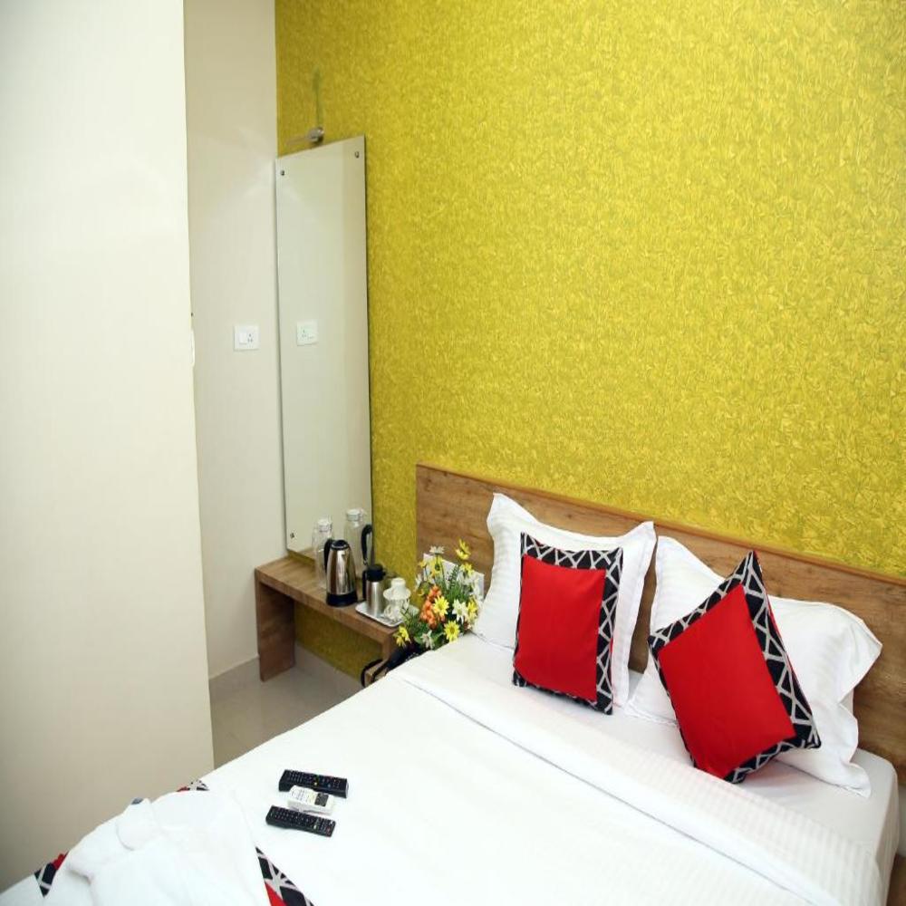 Apollo Court (US Consulate,Apollo Hospital & Sankara Netralaya) - Tap to explore photos