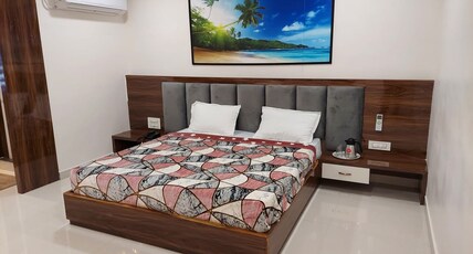 HOTEL SRI BALAJI INN Room Type - AC DELUXE ROOM