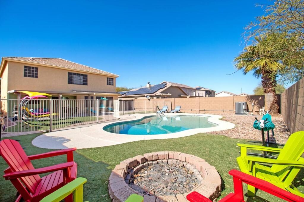 Comfort Home for Long Stays Fast WiFi HTD Pool - Tap to explore photos