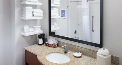 Hampton Inn & Suites by Hilton Tulare Room Type - 2 QUEEN BEDS NONSMOKING