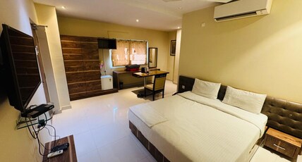 Hotel S N GRAND Room Type - Deluxe Room