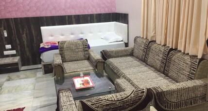 Hotel Ambika Room Type - Five Bed AC Suite Room