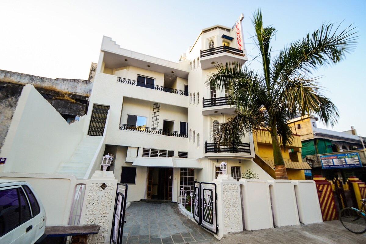 Hotel Panghat - Tap to explore photos