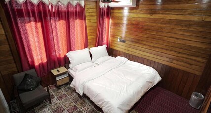 Jibi Stays Room Type - Deluxe Double Room