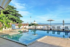 Anyavee Chom By The Sea