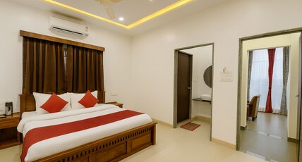 Hotel Jyotirlinga - One Way Transfer to Mahakal Temple Room Type - Premium suite Room with view