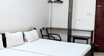 PALLIYARAI GARDENS LODGE Room Type - Non AC Deluxe Room