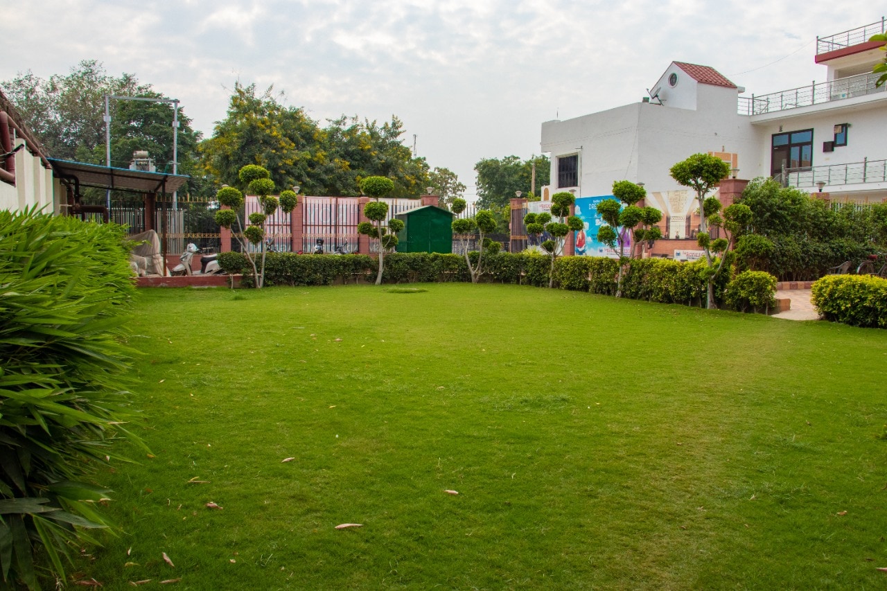 Hotel Sourav Park Inn Agra - Tap to explore photos