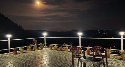 EcoEscape | The Himalayan Sunrise Mukteshwar Room Type - Mountain n Sunrise View 2BR w Baywindow, Verandah n Terrace