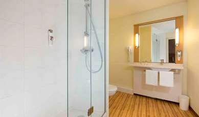 ibis Lille Lomme Centre Room Type - Standard Room with 1 double bed and twin beds ibis Lille Lomme Centre Room Type - Standard Room with 1 double bed and twin beds