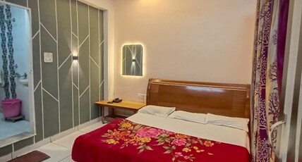 Hotel Gujarat Heritage (Near Mahakal Mandir) Room Type - Triple Bedded Family Non AC Room