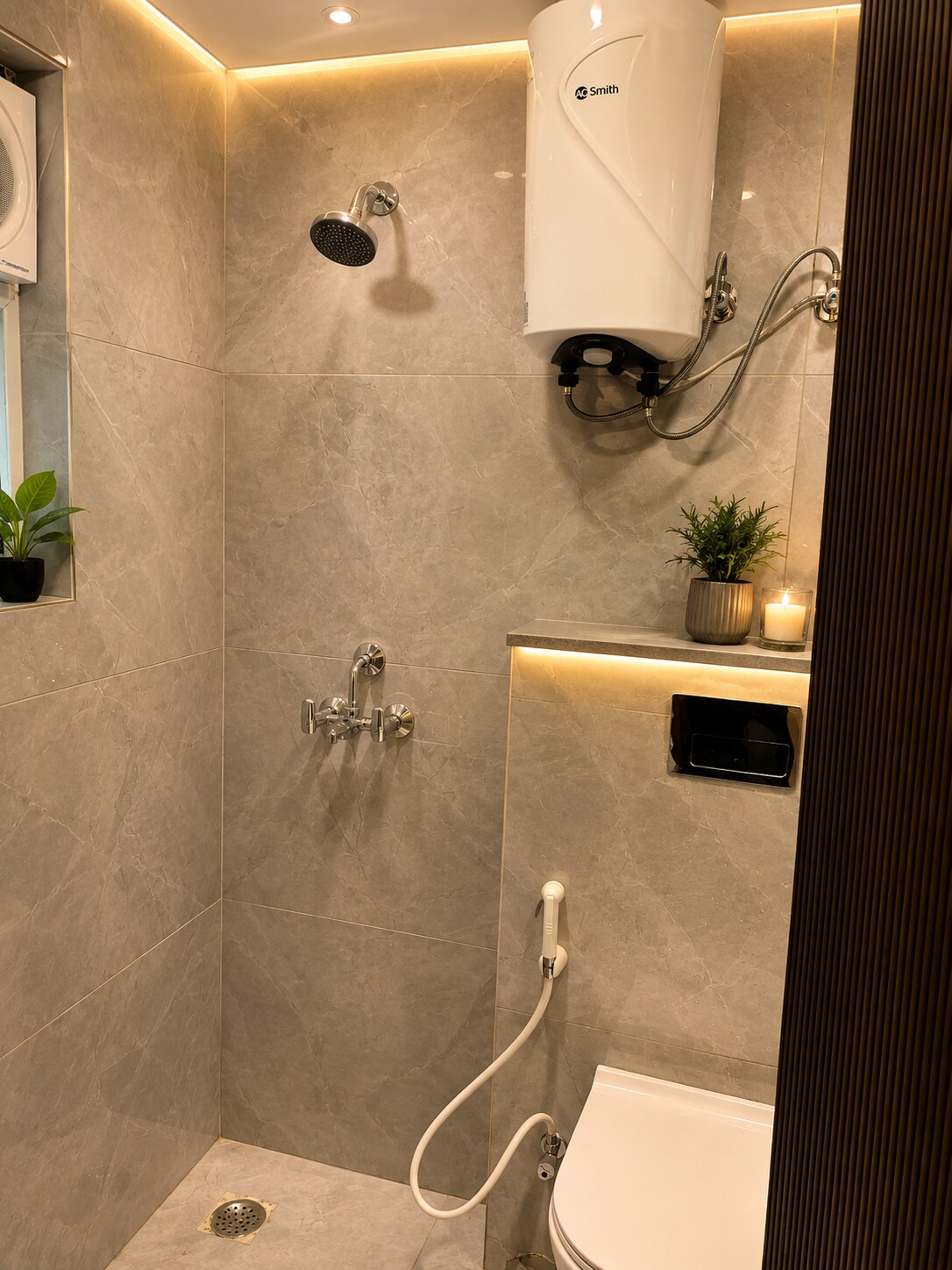 Studio Stay at Ufairia Mall Greater Noida West - Tap to explore photos
