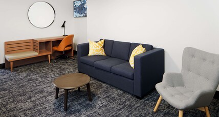River's Edge Hotel Portland, Tapestry Collection by Hilton Room Type - 1 KING BED STUDIO SUITE
