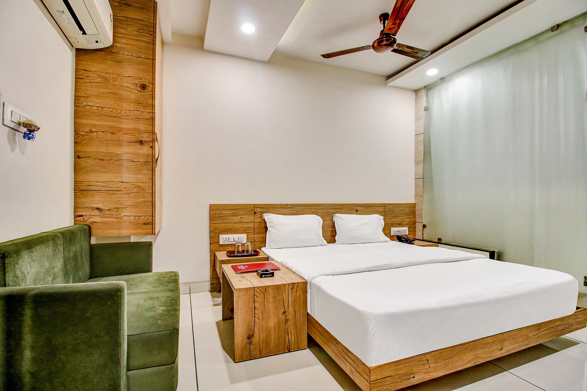 FabHotel Prime Manjeet - Tap to explore photos