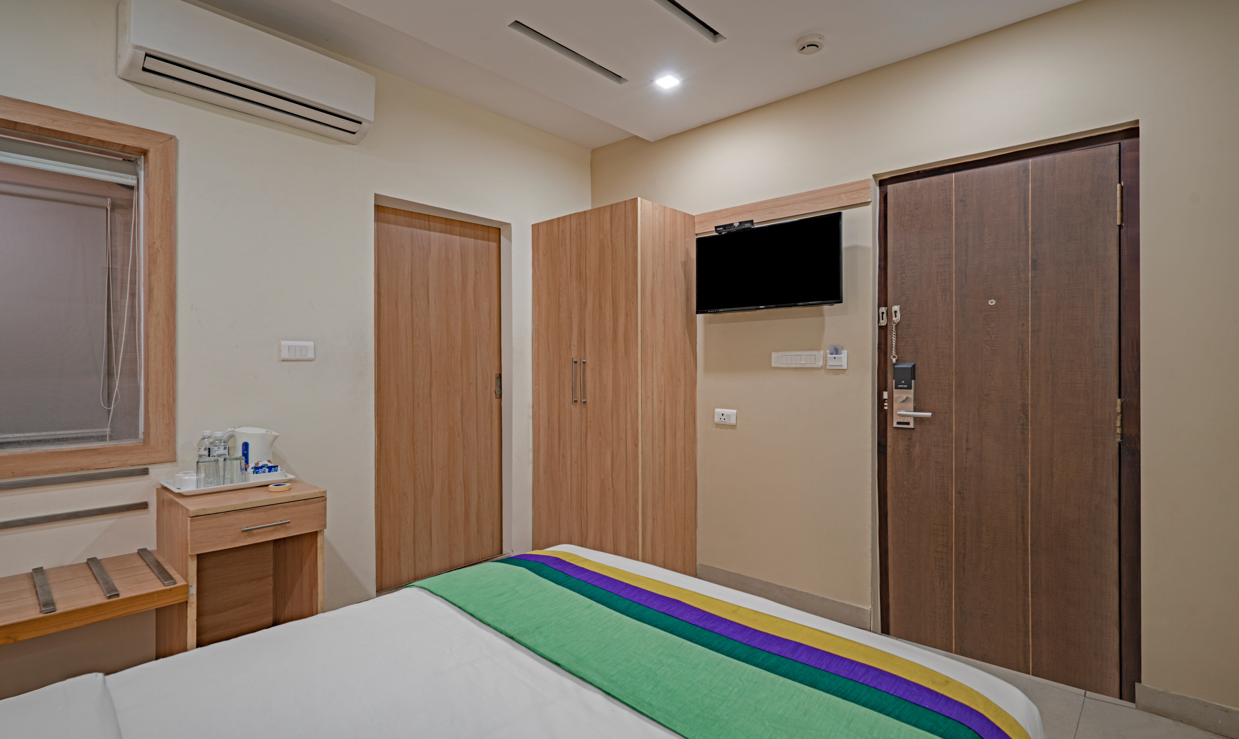 Hotel Vasanth Maarg By Livewell - Tap to explore photos