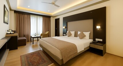 Crown Plaza Residency Room Type - Deluxe Room