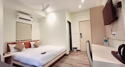 Golden Square - Kolkata Airport Room Type - Deluxe room