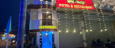 Halloween Hotel And Restaurant