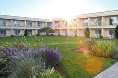 Best Western Plus Kelowna Hotel & Suites