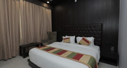 THE TRADE INTERNATIONAL JAIPUR Room Type - Business Class Room