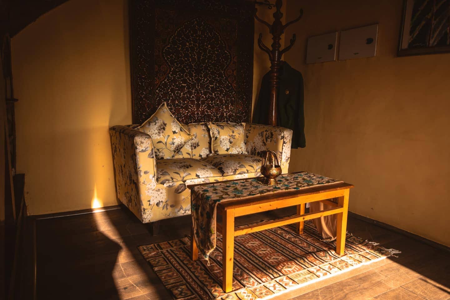 Shangraff - Entire 3 BHK Villa Near Dal Lake - Tap to explore photos