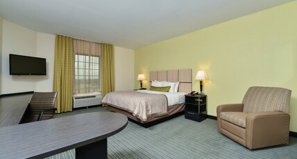 Candlewood Suites MONAHANS, an IHG hotel Room Type - 1 King Studio Suite Comm Accessible Tub
