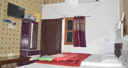 Bala ji guest house Ayodhya Room Type - Deluxe Room
