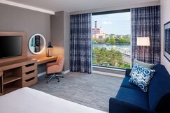Hampton Inn Boston Seaport, MA