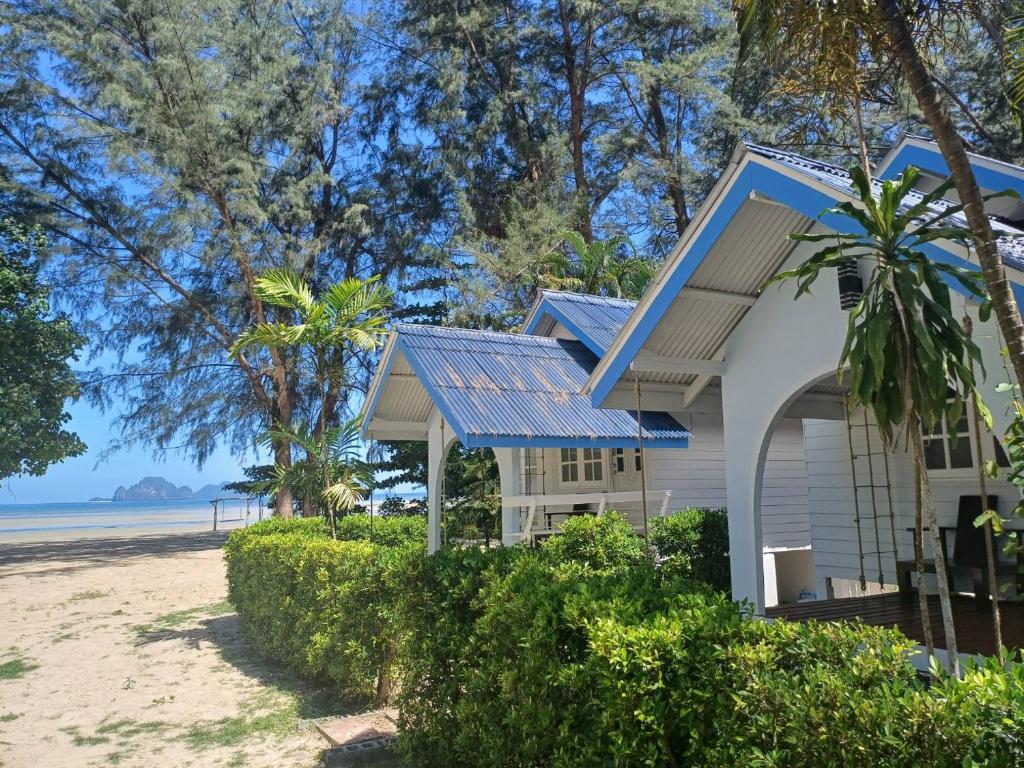 PAN Beach Resort Krabi - Tap to explore photos