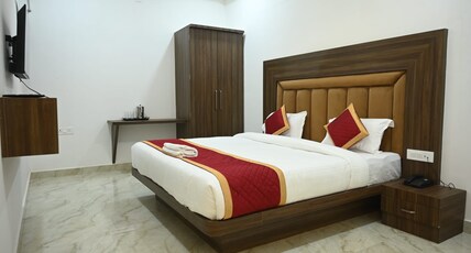 HOTEL R S INN Room Type - SUITE ROOM