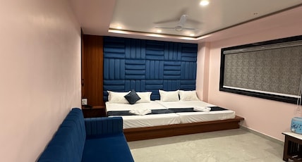 HOTEL ELITE CHOICE Room Type - LUXURY SIGNATURE SIX BED ROOM HOTEL ELITE CHOICE Room Type - LUXURY SIGNATURE SIX BED ROOM