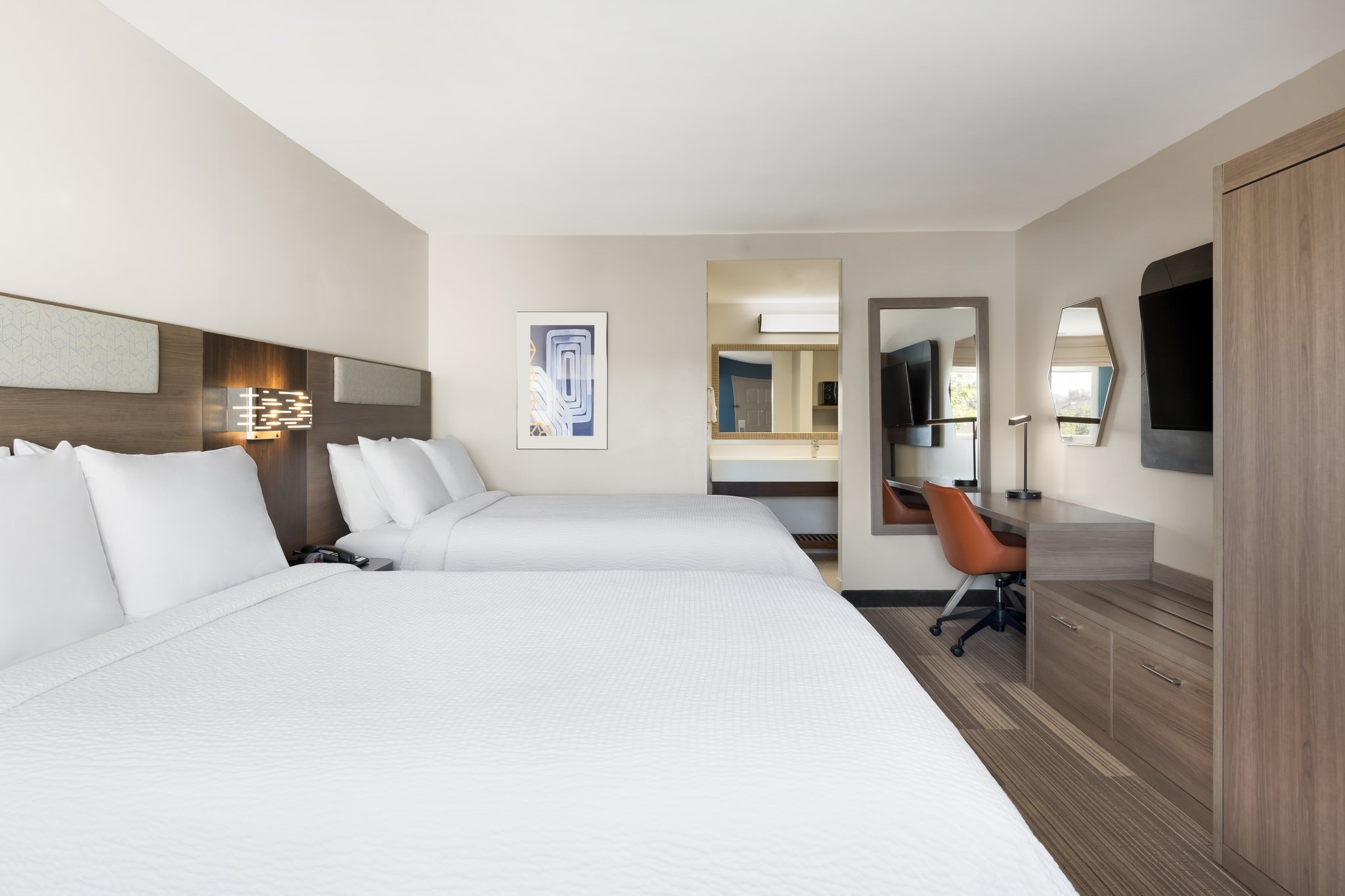 Holiday Inn Express SIMI VALLEY - Tap to explore photos