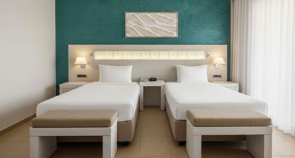 M Room Type - Classic room twin bed with pool view or Lagoon