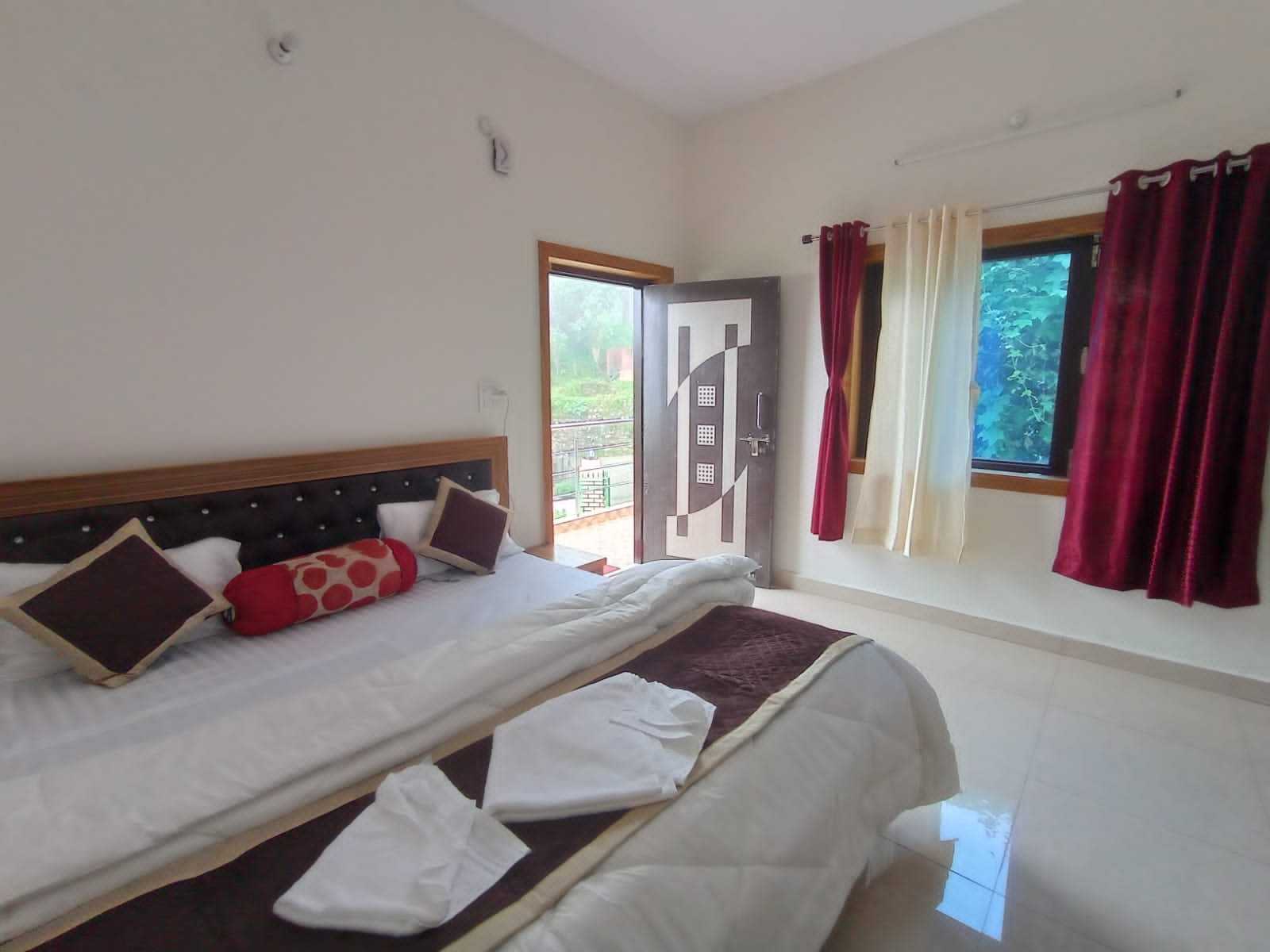 Hotel O Sadhna Holiday Home - Tap to explore photos