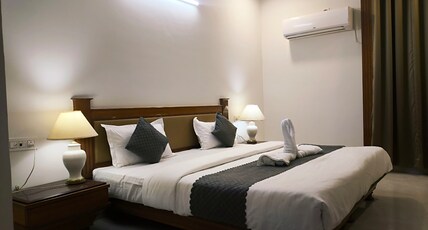 INANIYA PALACE AND GARDEN Room Type - Super Deluxe room