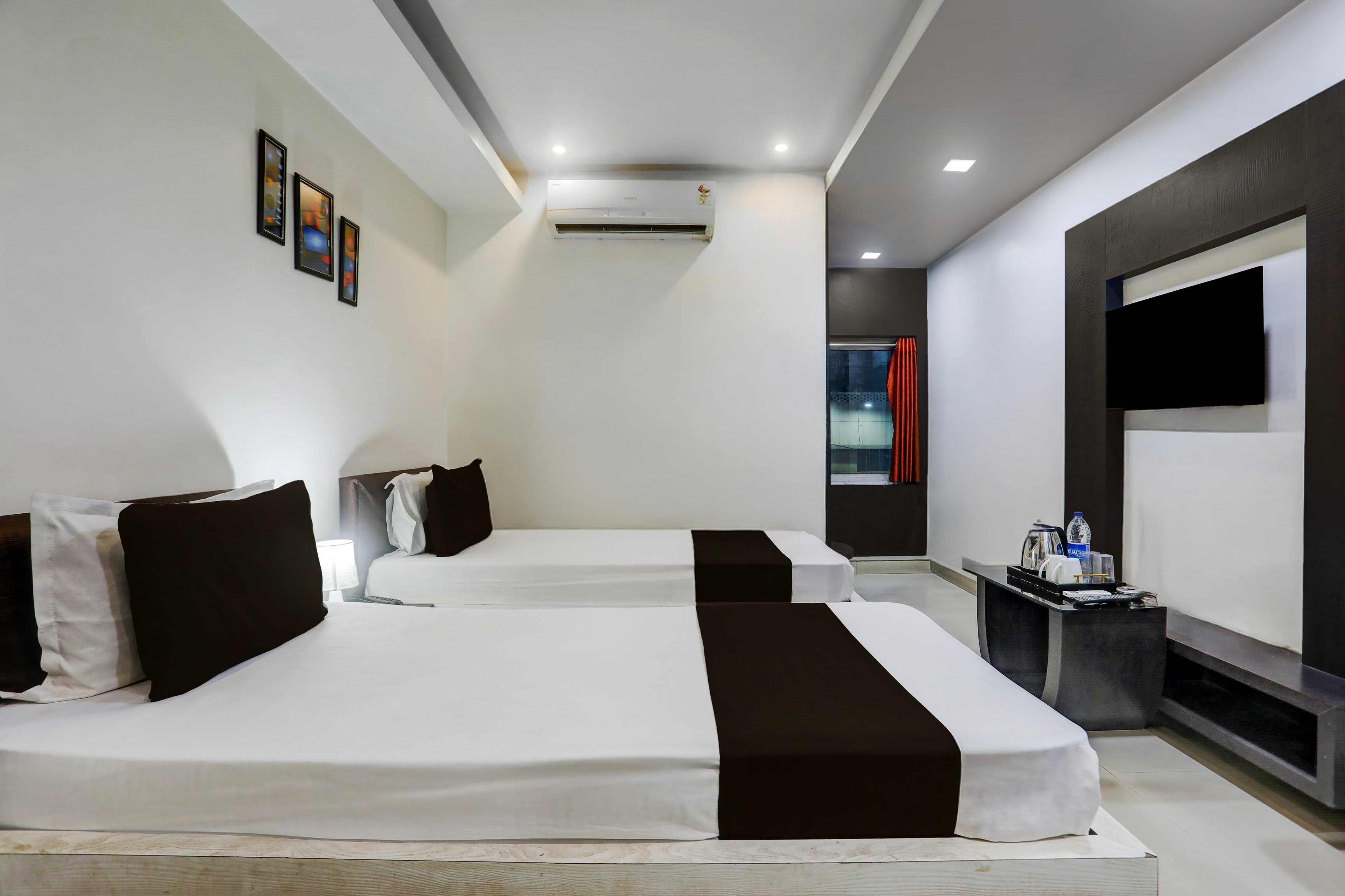 Super Collection O Bank More Dhanbad Formerly Hotel Sri Ganesh Ji - Tap to explore photos
