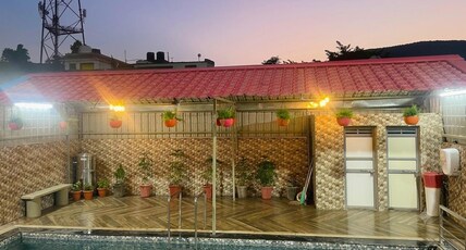 The Classic Family Pool Room Type - The Classic Family Pool