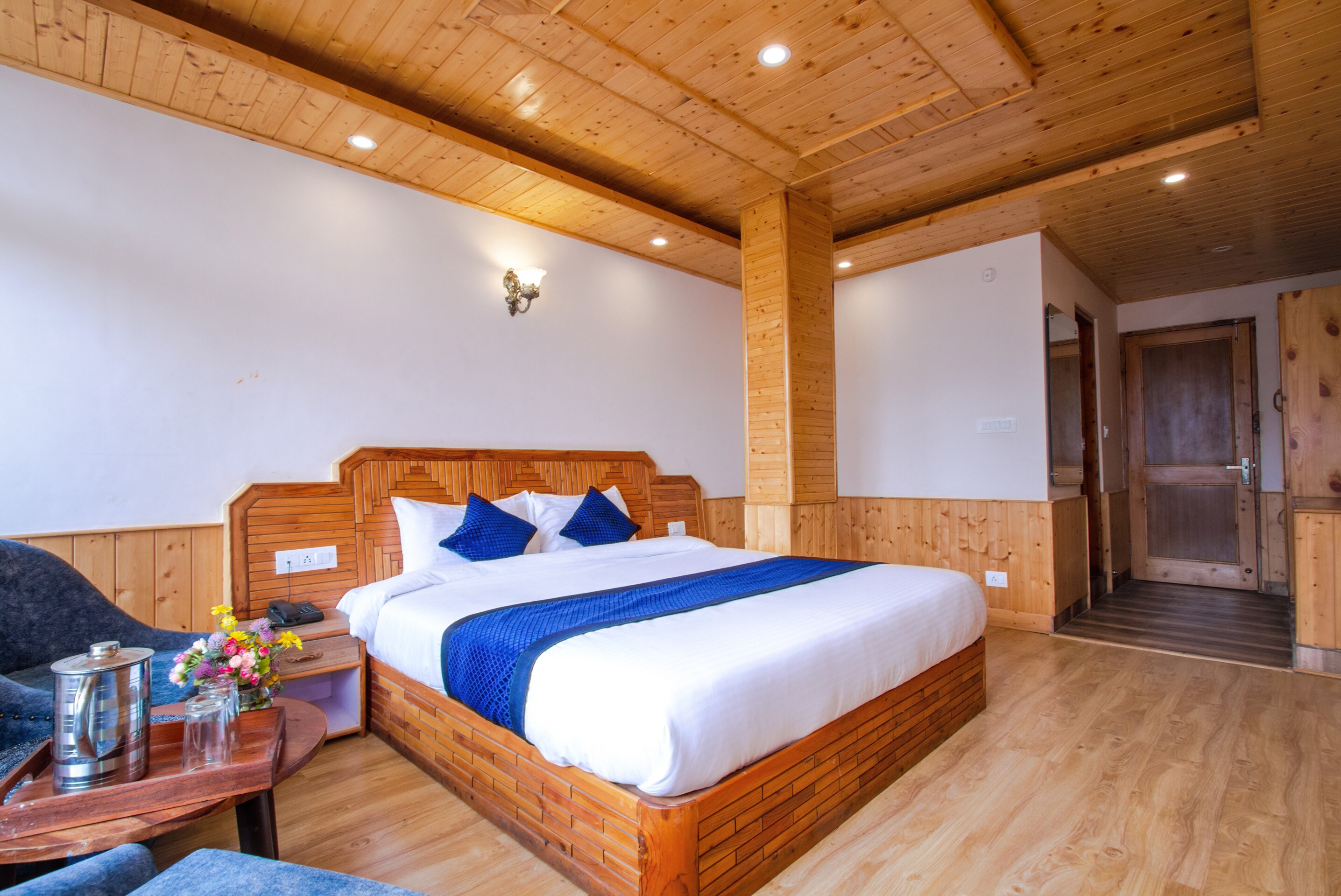Summit View Inn Manali - Tap to explore photos