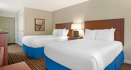BEST WESTERN CLOVIS COLE Room Type - 2 Queen Beds, Non-Smoking, Microwave And Refrigerator, Wi-Fi, Full Breakfast BEST WESTERN CLOVIS COLE Room Type - 2 Queen Beds, Non-Smoking, Microwave And Refrigerator, Wi-Fi, Full Breakfast