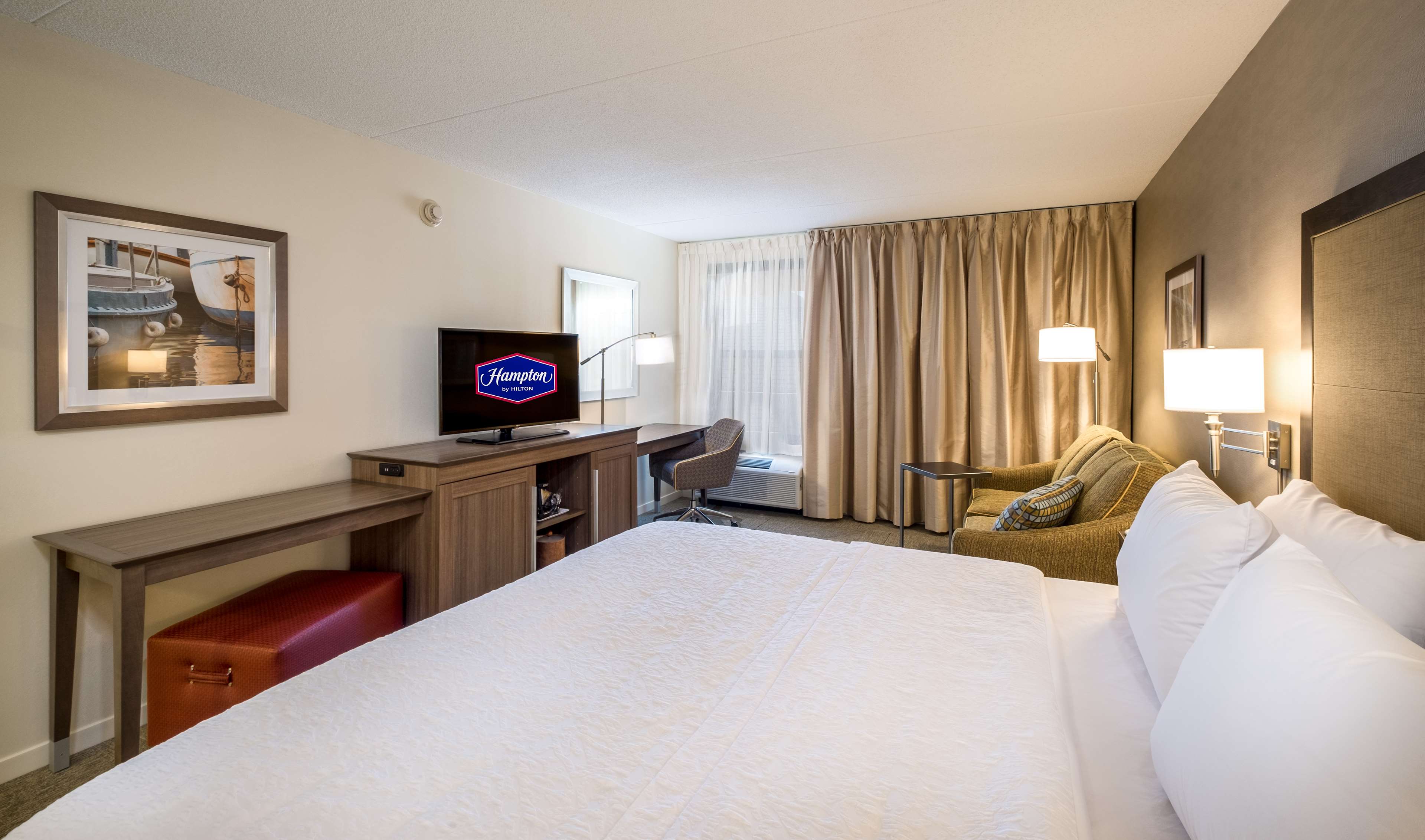 Hampton Inn by Hilton Waterville - Tap to explore photos