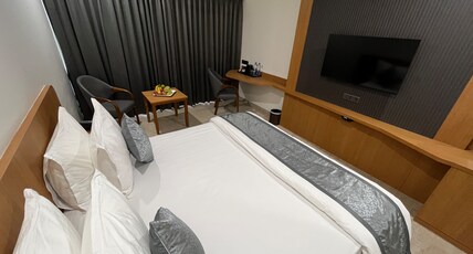 Mastiff Hotel Crystara, Jalgaon Room Type - Premier Room