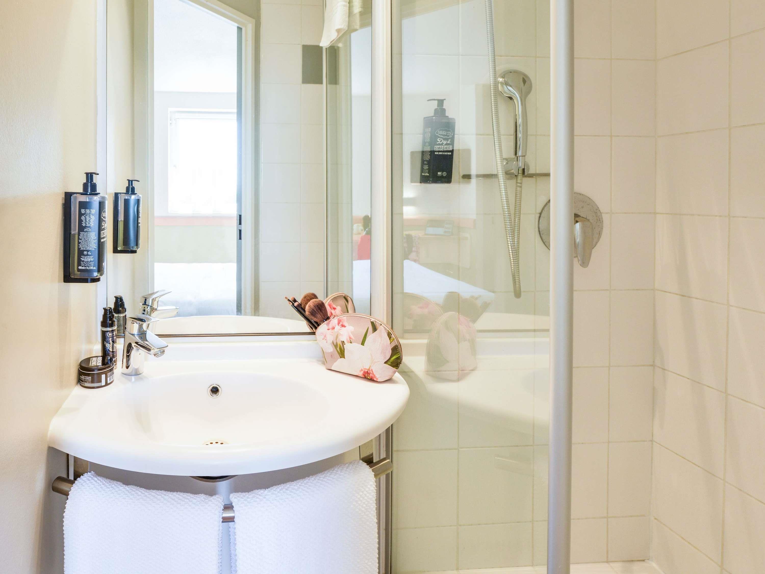 ibis budget Clermont-Ferrand Centre Montferrand - Tap to explore photos