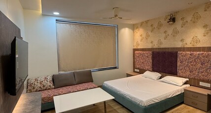 Belgium House Hotel Room Type - Deluxe Room with City View