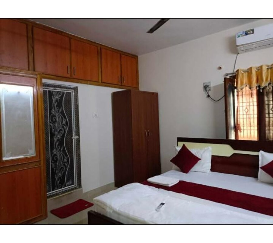 Lucky Homestay 2BHK - Tap to explore photos