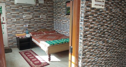 HIGHWAY HOMESTAY COTTAGE Room Type - Standard Ac Room