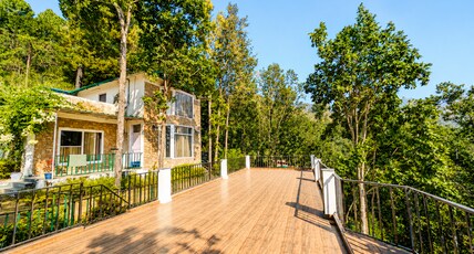 Woodscape Villa 2BHK with shared pool in Lansdowne by Homeyhuts Room Type - Woodscape Villa 2BHK with shared pool in Lansdowne by Homeyhuts