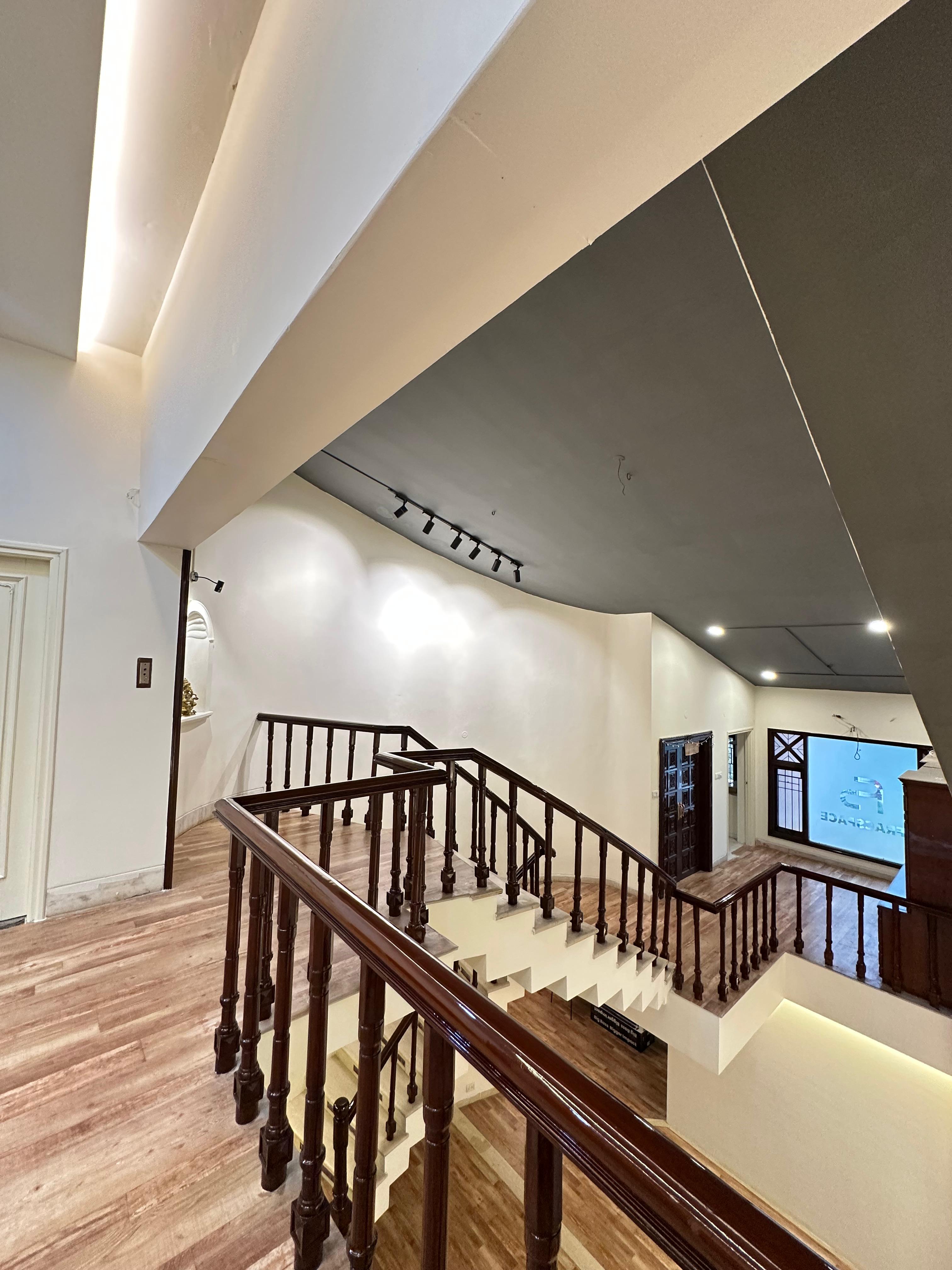 House of Fracspace Banjara Hills - Tap to explore photos