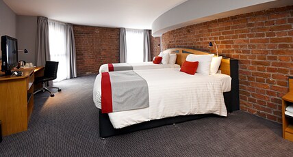 Holiday Inn Express Albert Dock Room Type - 2 Single Standard with Free Hot Breakfast