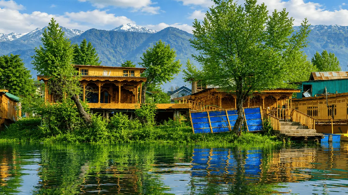 Houseboat Baktoo Premium Palace