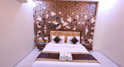 Crown Hotel Agra near Taj Mahal Room Type - Deluxe Room with Free WiFi